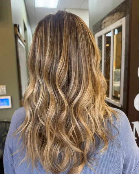 Honey dimensional color correction result with balanced tone from crown through ends