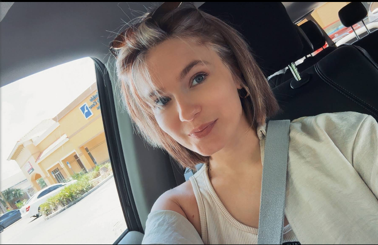 Short bob haircut worn by a Good Vibes Salon client